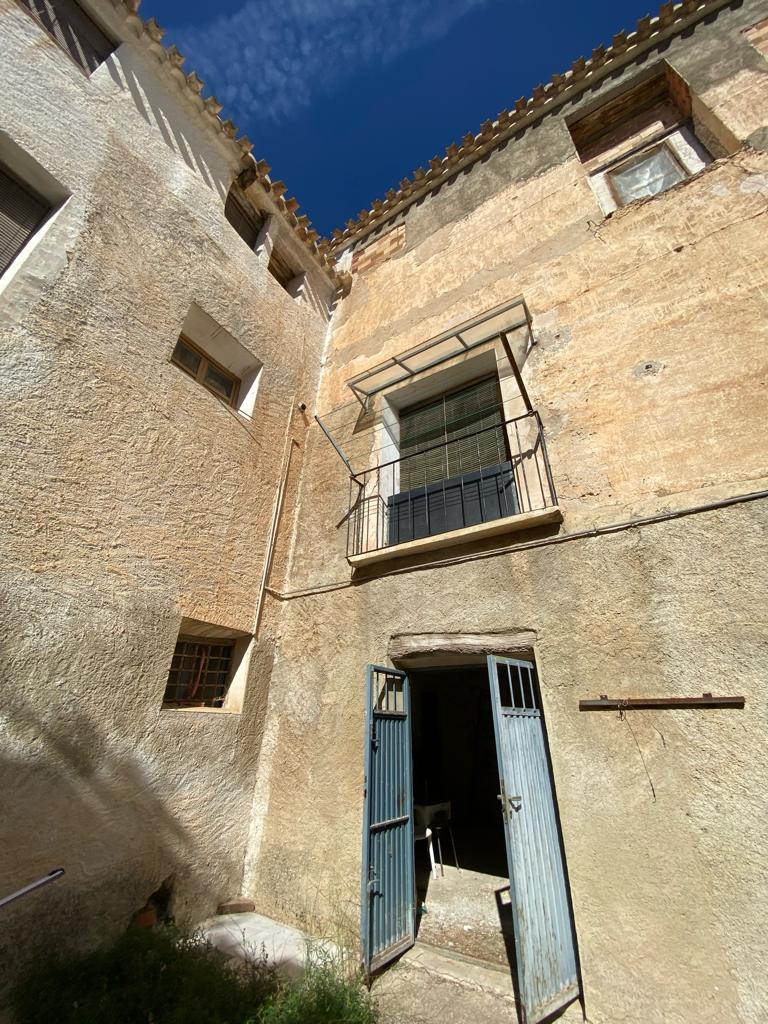 Maison partiellement réformée de 4 chambres et 1 salle de bain à Velez- Blanco