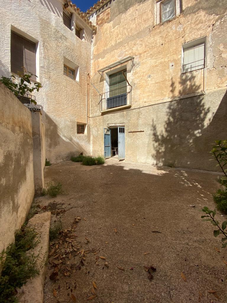 Maison partiellement réformée de 4 chambres et 1 salle de bain à Velez- Blanco