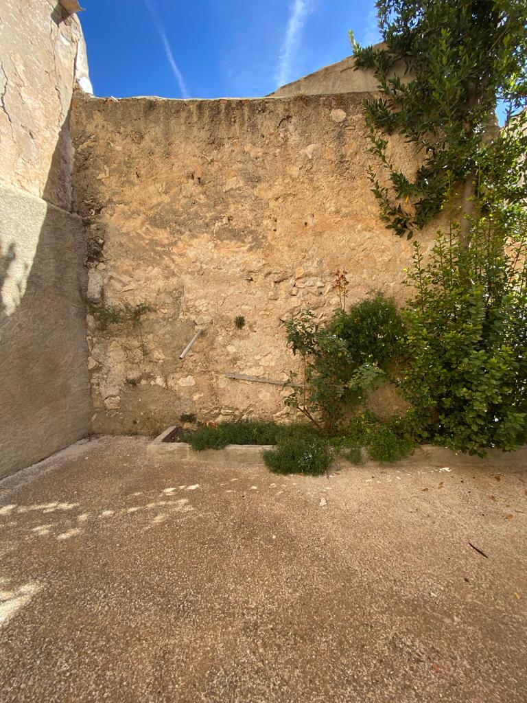 Maison partiellement réformée de 4 chambres et 1 salle de bain à Velez- Blanco