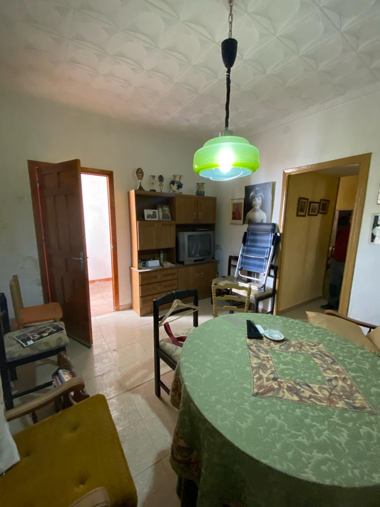 Casa Parcialmente Reformada de 4 Dormitorios y 1 Baño en Velez- Blanco