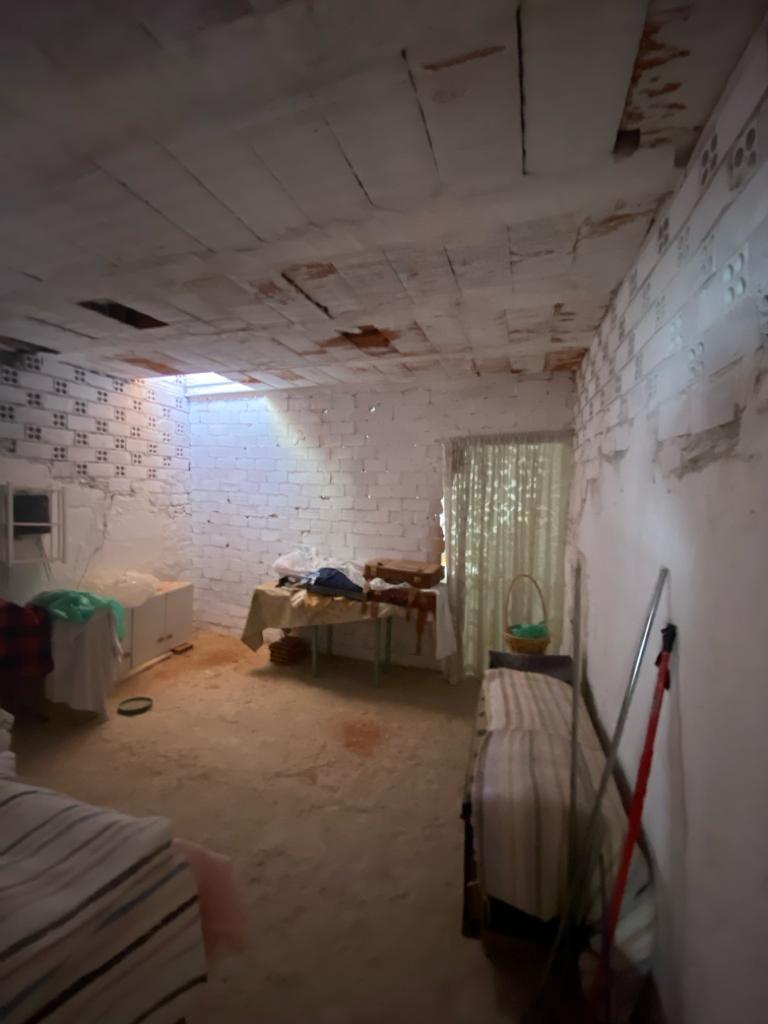 Casa Parcialmente Reformada de 4 Dormitorios y 1 Baño en Velez- Blanco