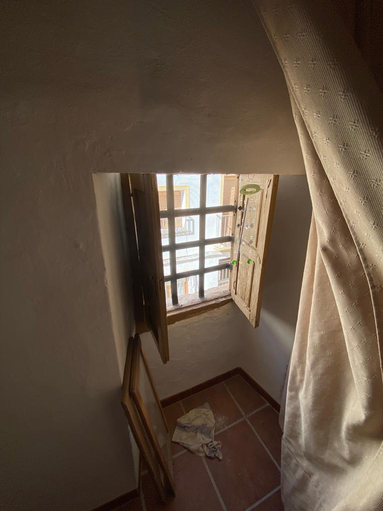 Maison partiellement réformée de 4 chambres et 1 salle de bain à Velez- Blanco