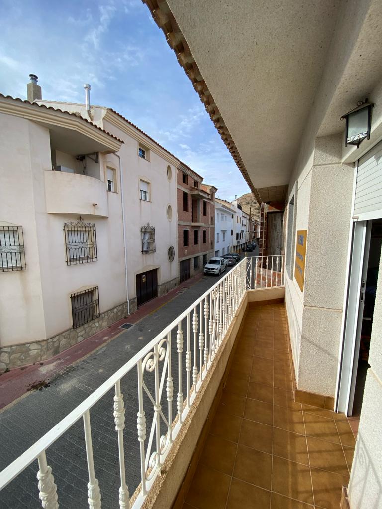 Grande maison de ville de 3 chambres, 2 salles de bains avec grand garage à Velez-Blanco.