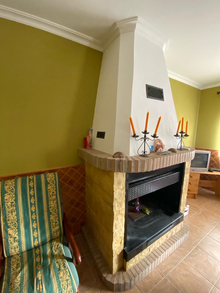 3 Bed, 1 Bath House in Velez-Rubio , with Garages also Outbuildings.