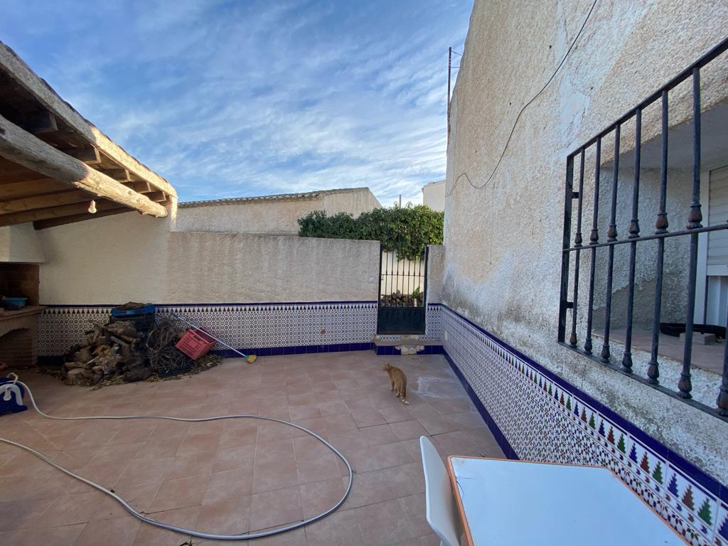 Beau et grand 5 chambres, 2 salles de bain, vieux cortijo avec terrain à la campagne près de Velez-Blanco