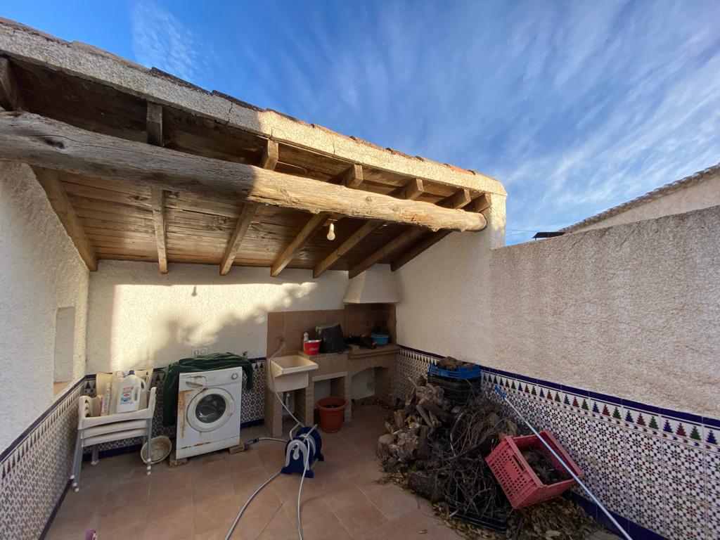 Beau et grand 5 chambres, 2 salles de bain, vieux cortijo avec terrain à la campagne près de Velez-Blanco