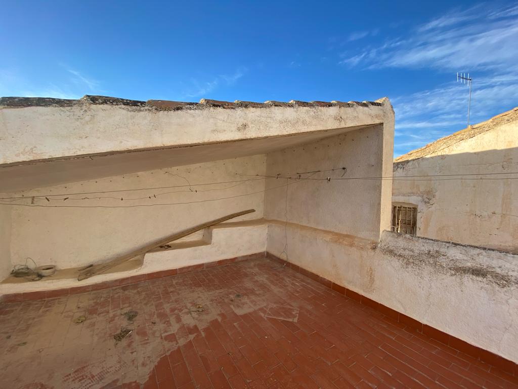 Beau et grand 5 chambres, 2 salles de bain, vieux cortijo avec terrain à la campagne près de Velez-Blanco