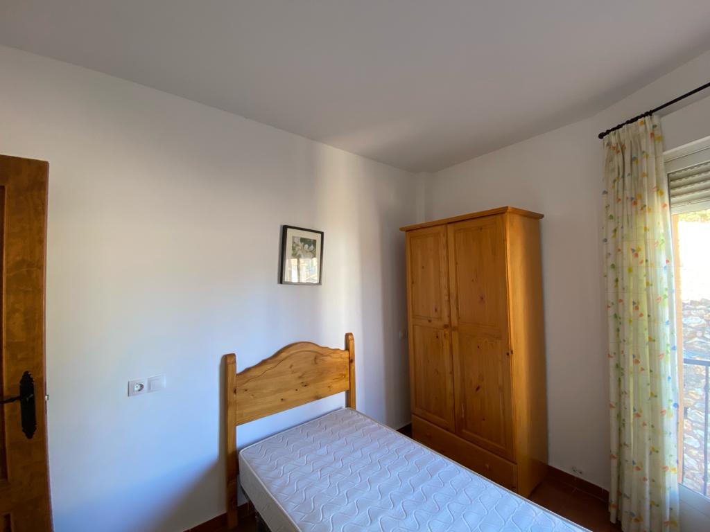 Casa moderna de 3 dormitorios y 2 baños en excelentes condiciones en Hueneja, provincia de Granada