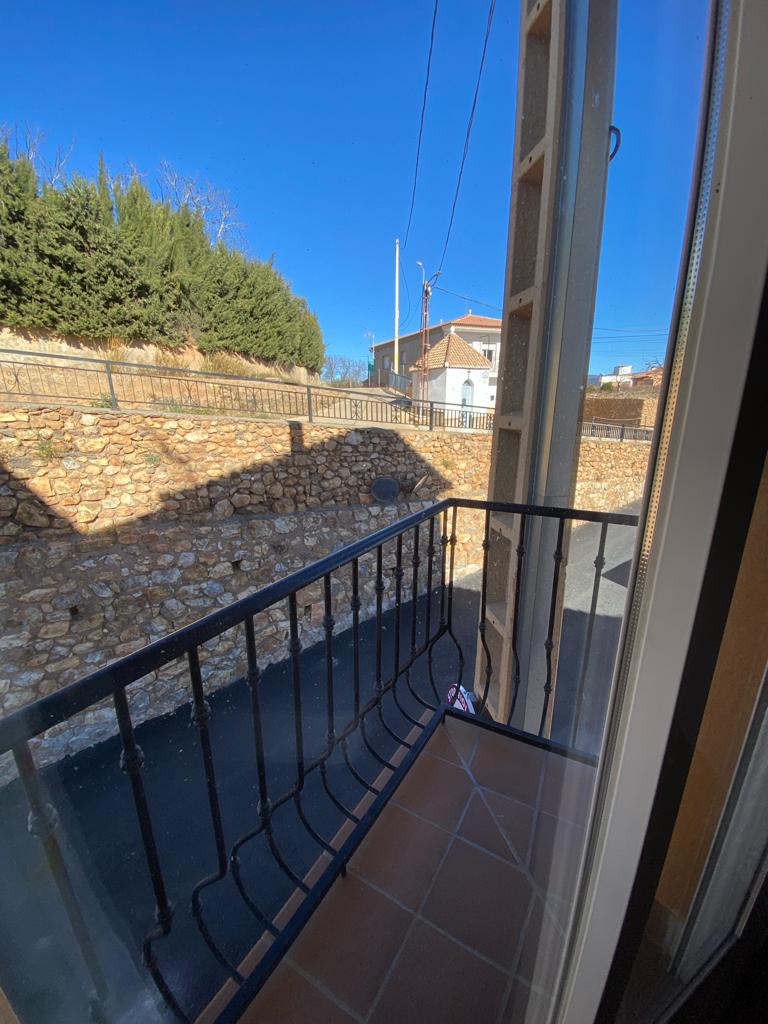 Casa moderna de 3 dormitorios y 2 baños en excelentes condiciones en Hueneja, provincia de Granada