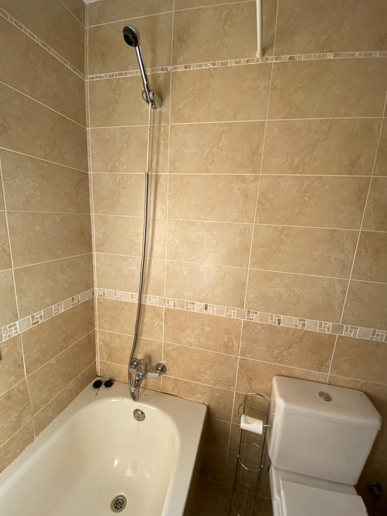 Casa moderna de 3 dormitorios y 2 baños en excelentes condiciones en Hueneja, provincia de Granada