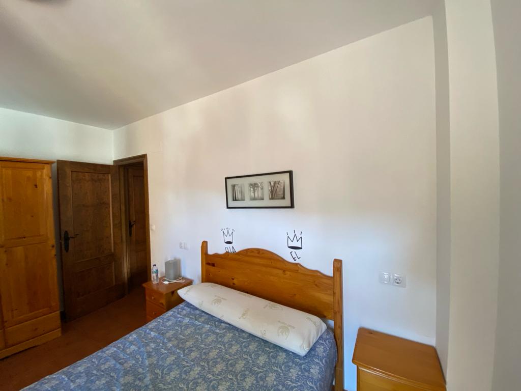 Casa moderna de 3 dormitorios y 2 baños en excelentes condiciones en Hueneja, provincia de Granada