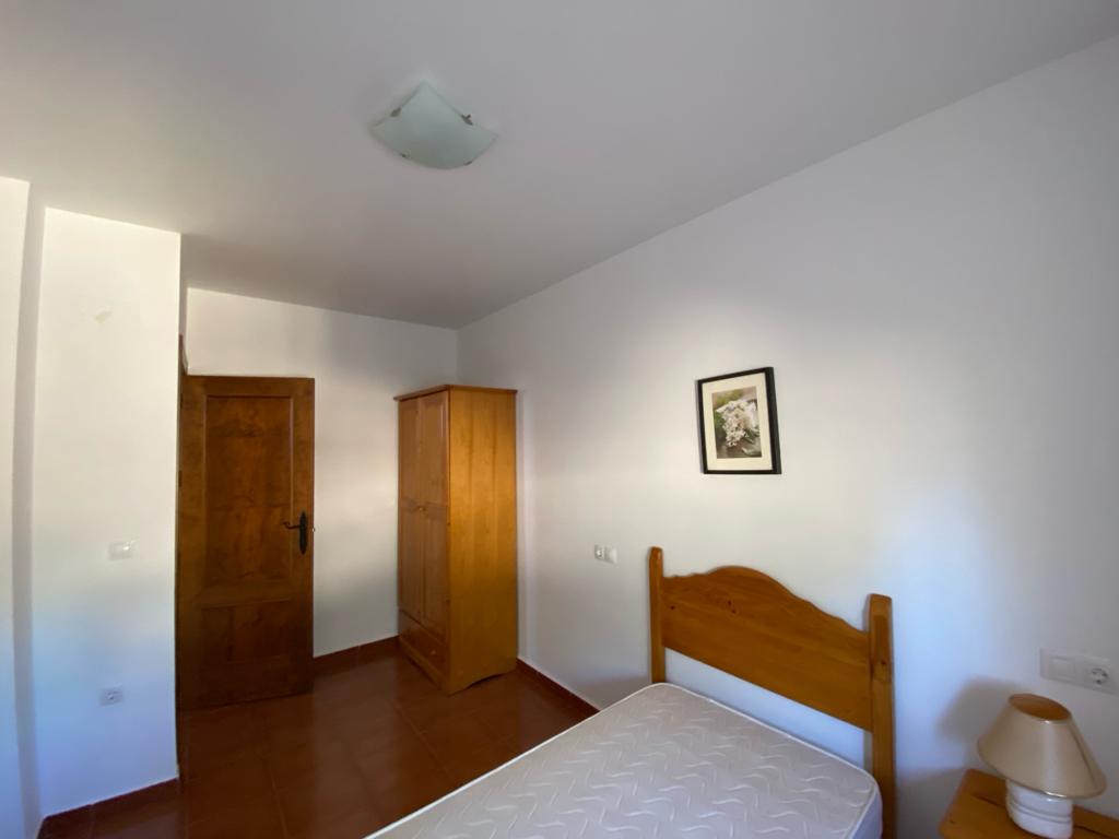 Casa moderna de 3 dormitorios y 2 baños en excelentes condiciones en Hueneja, provincia de Granada