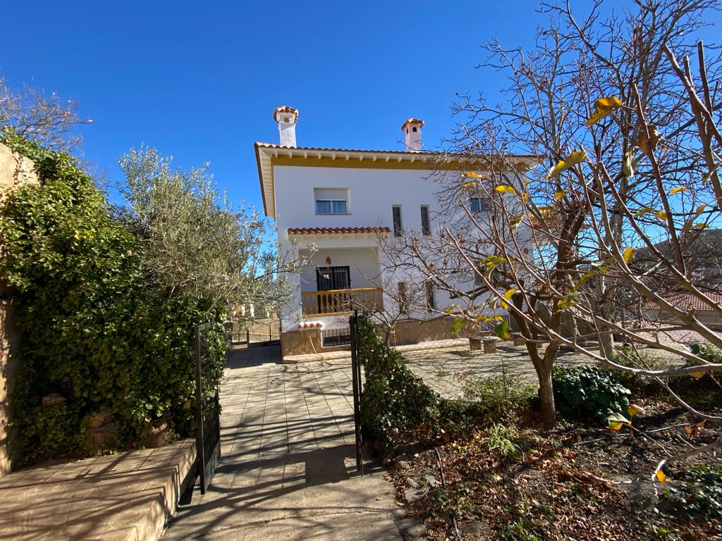 Wunderschönes Haus mit 5 Schlafzimmern und 3 Bädern in Huéneja in der Provinz Granada