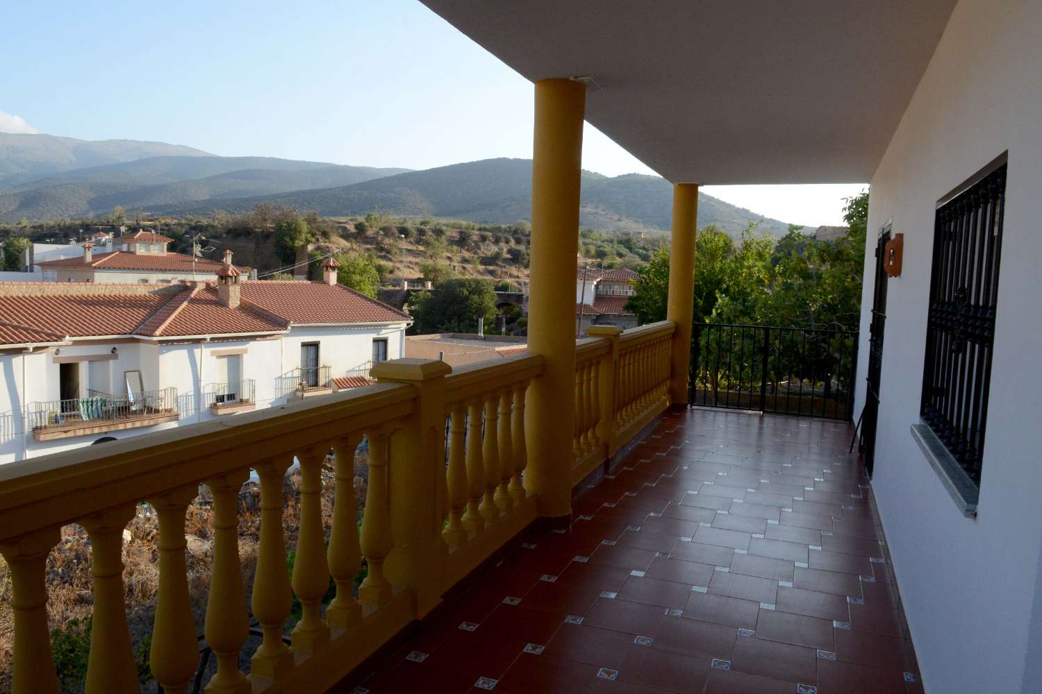 Wunderschönes Haus mit 5 Schlafzimmern und 3 Bädern in Huéneja in der Provinz Granada