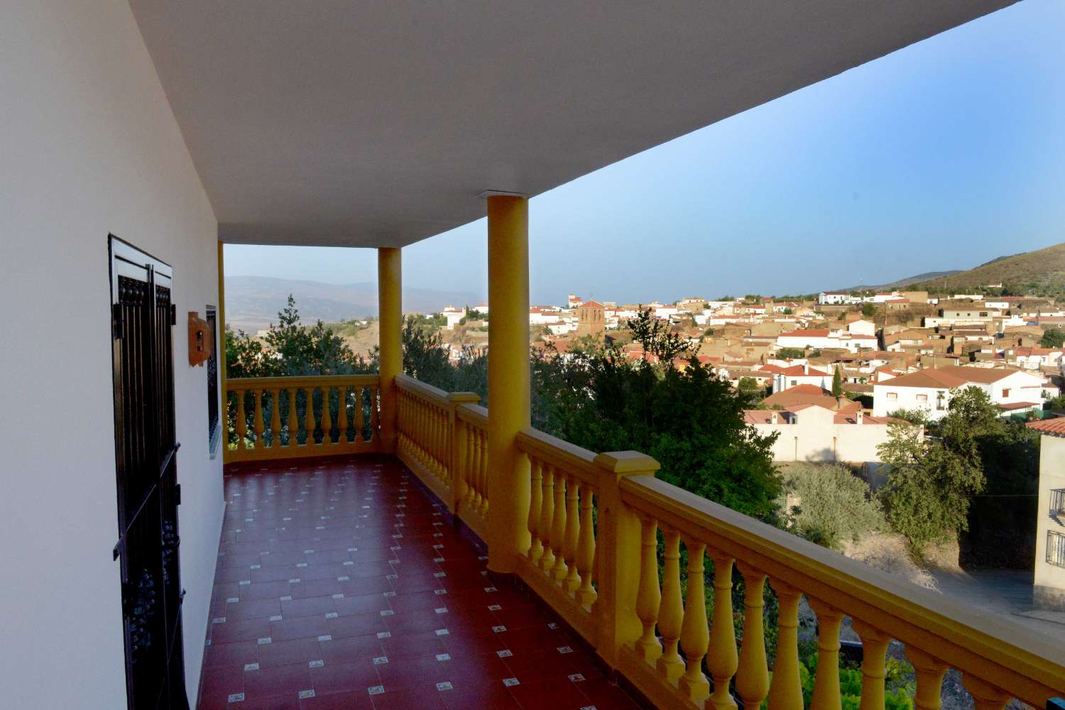 Wunderschönes Haus mit 5 Schlafzimmern und 3 Bädern in Huéneja in der Provinz Granada