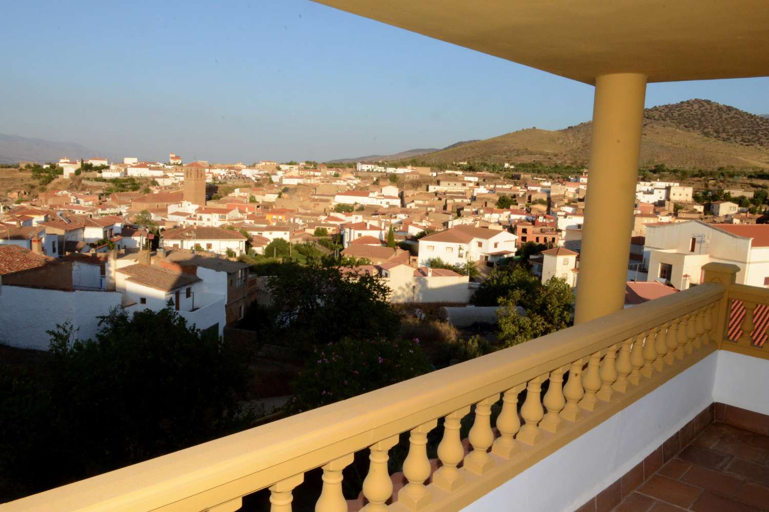 Wunderschönes Haus mit 5 Schlafzimmern und 3 Bädern in Huéneja in der Provinz Granada