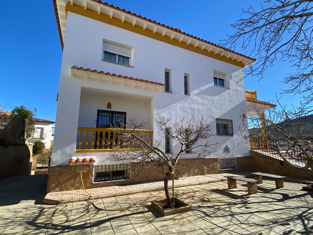 Wunderschönes Haus mit 5 Schlafzimmern und 3 Bädern in Huéneja in der Provinz Granada