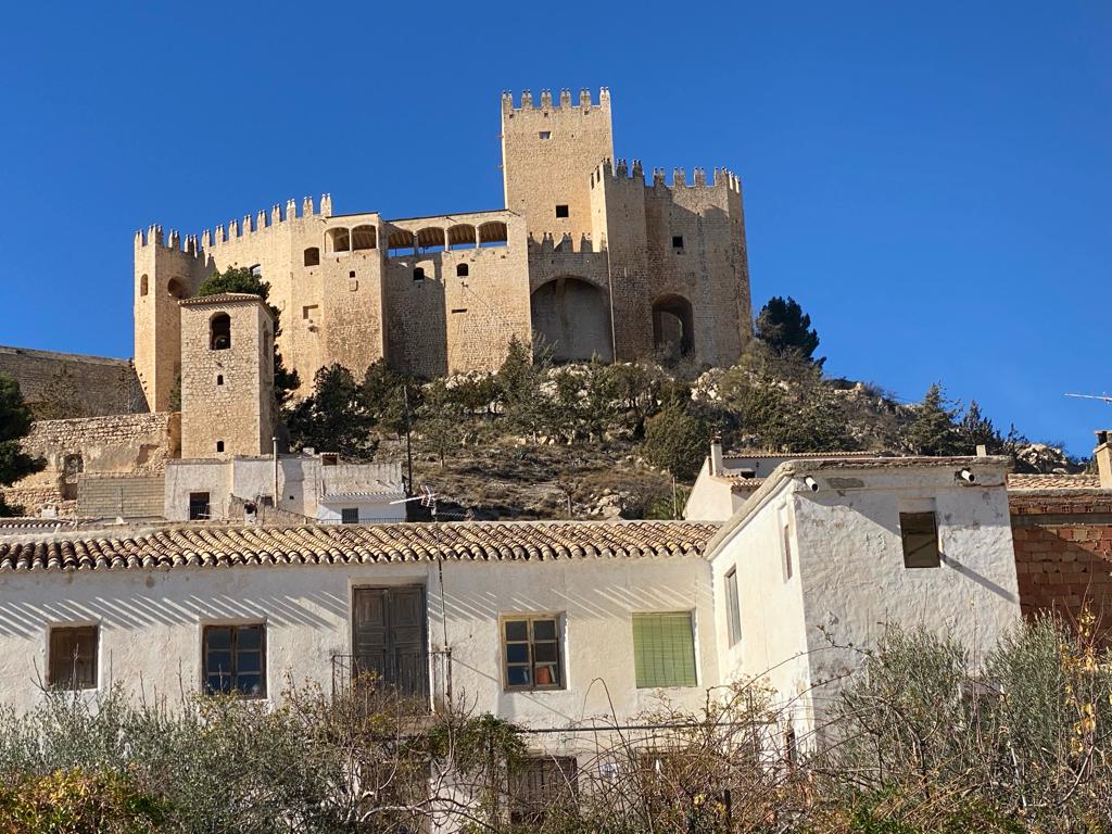 Excepcional propiedad de 5 habitaciones, 3 baños, gran propiedad en el corazón de Vélez-Blanco