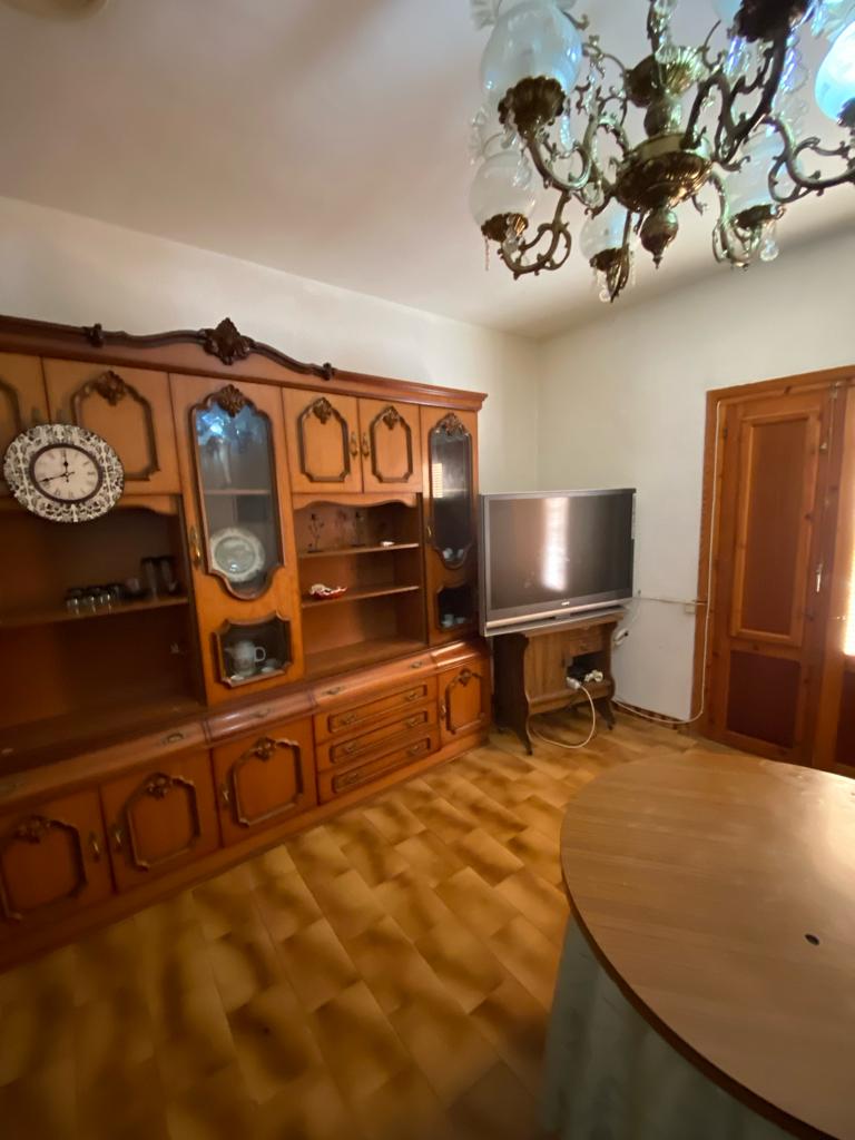 Casa adosada de 3 habitaciones y 1 baño en Freila con garaje