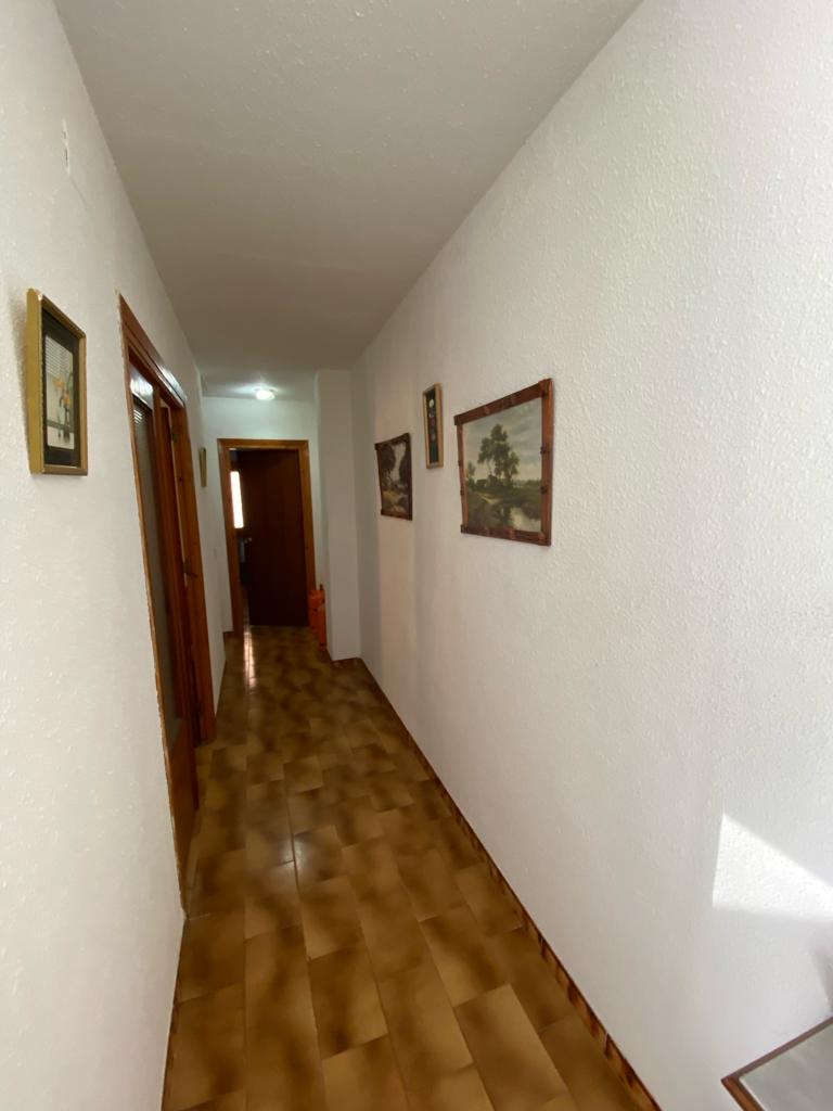 Casa adosada de 3 habitaciones y 1 baño en Freila con garaje