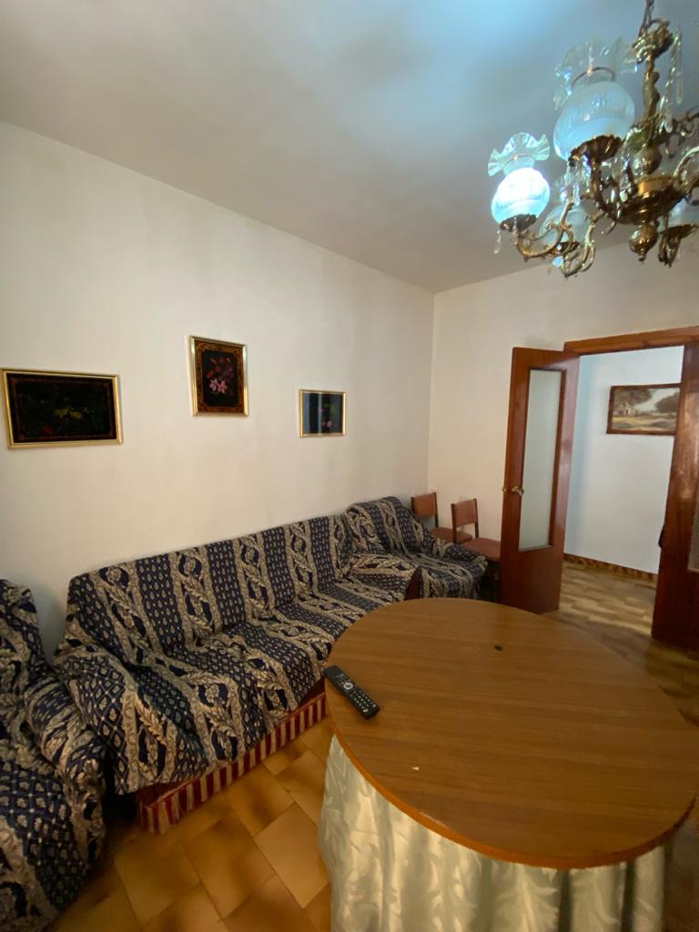 Casa adosada de 3 habitaciones y 1 baño en Freila con garaje