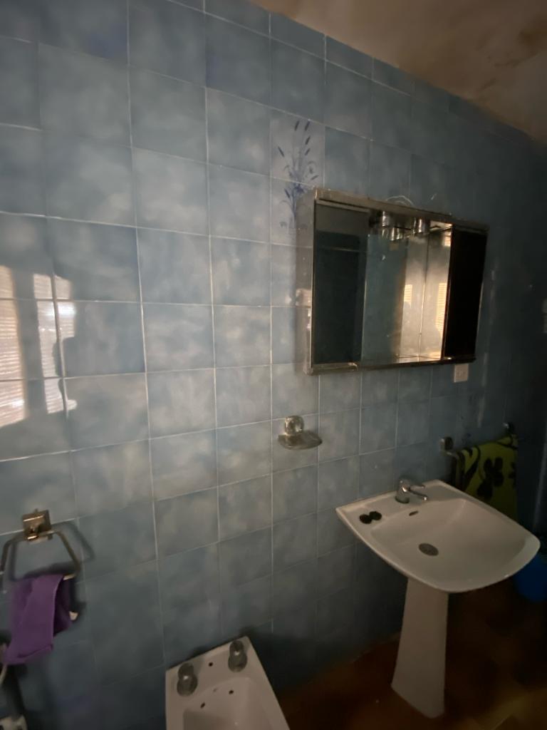 Casa adosada de 3 habitaciones y 1 baño en Freila con garaje