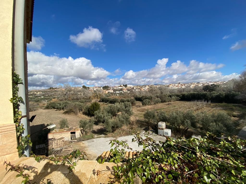 Maison, appartement, immense entrepôt et terrain à Cular, Grenade