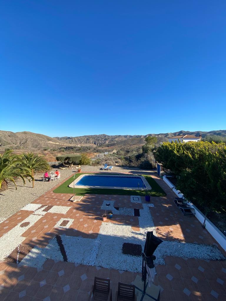 Top quality, large villa with pool and views