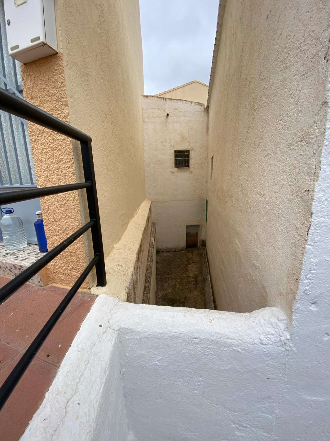 Maison de ville jumelée meublée de 3 chambres et 2 salles de bains à Velez Rubio