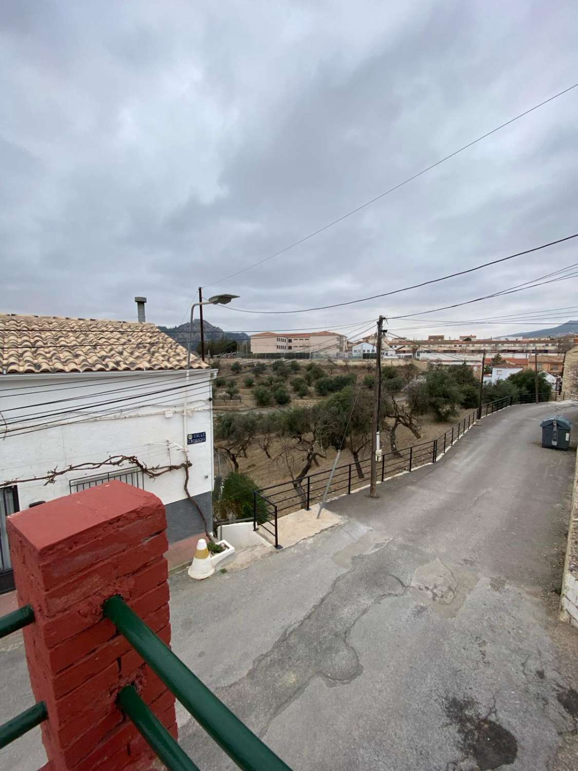 Maison de ville jumelée meublée de 3 chambres et 2 salles de bains à Velez Rubio