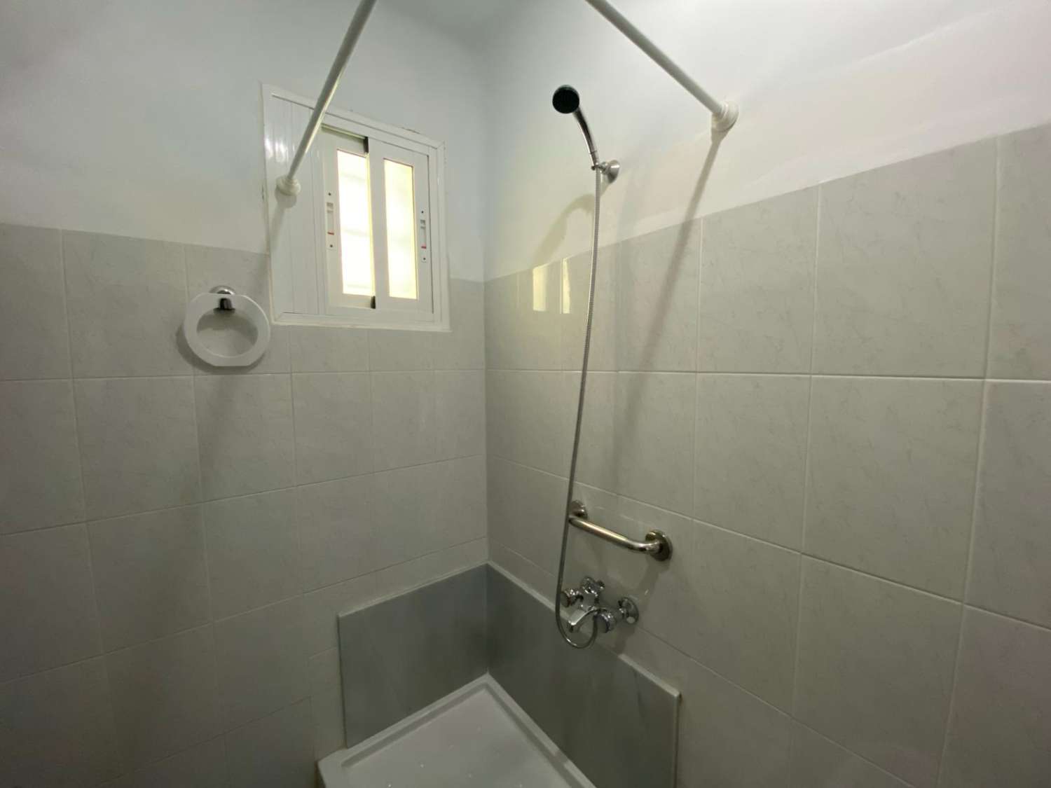 Furnished3 bedroom, 2 bathroom semi-detached townhouse in Velez Rubio