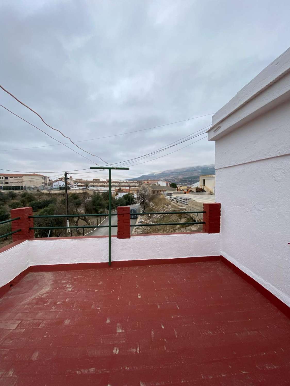 Maison de ville jumelée meublée de 3 chambres et 2 salles de bains à Velez Rubio