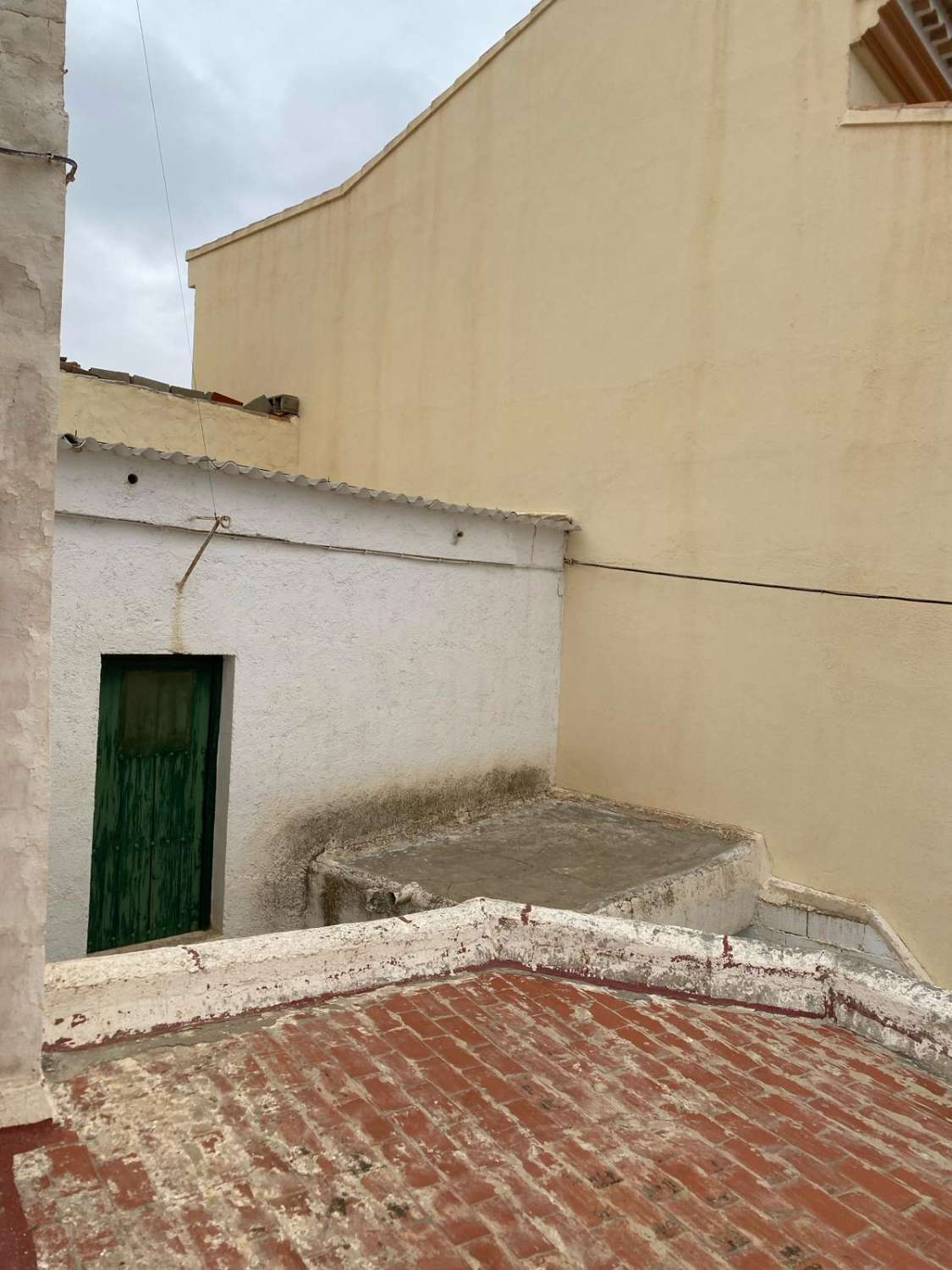 Maison de ville jumelée meublée de 3 chambres et 2 salles de bains à Velez Rubio