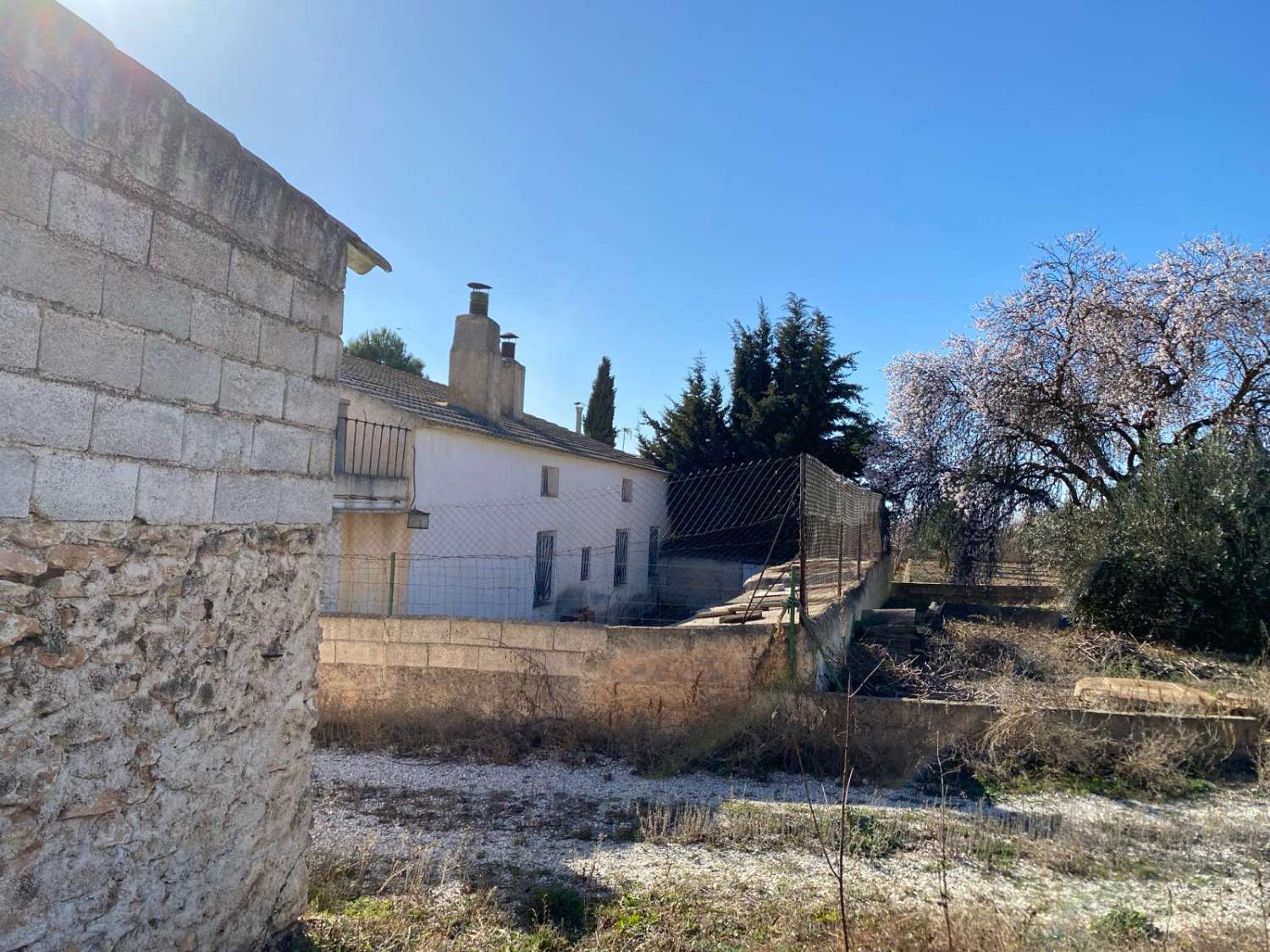 Casa reformada con amplio terreno en Las Vertientes