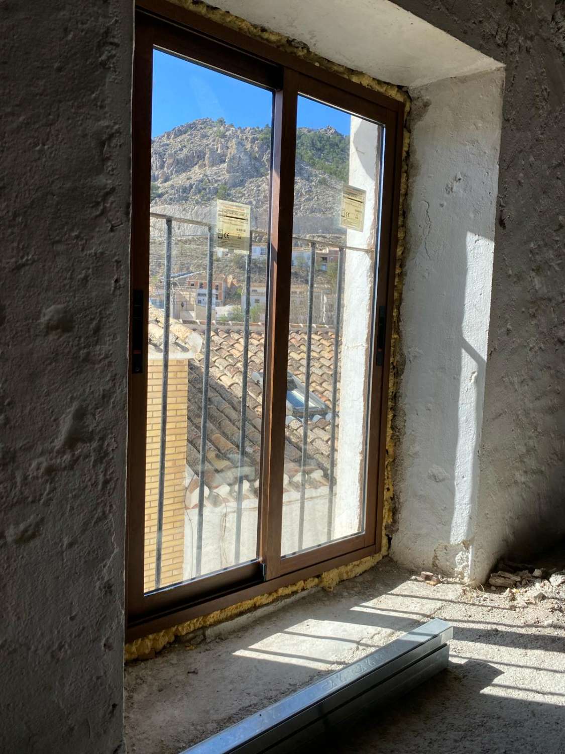 Stadthaus mit 3 Schlafzimmern und 2 Bädern im Herzen von Velez Blanco mit Dachterrasse