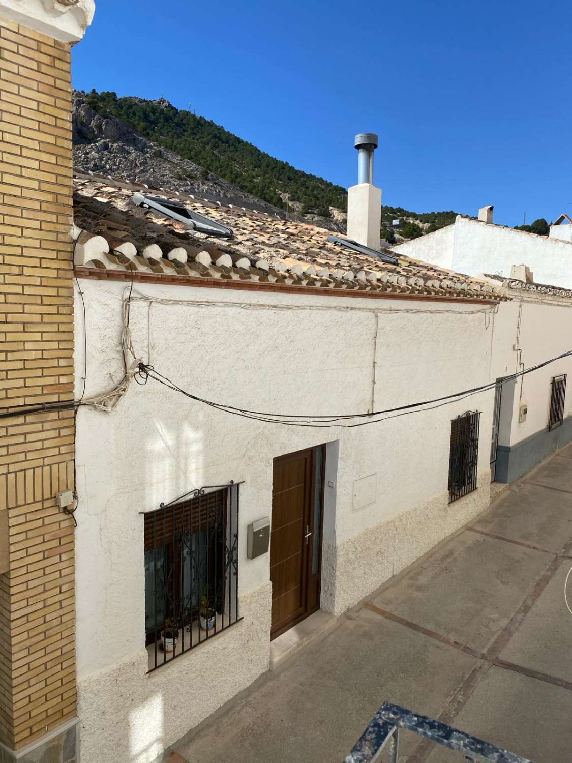 3 bed, 2 bath Town house in heart of Velez Blanco with roof terrace