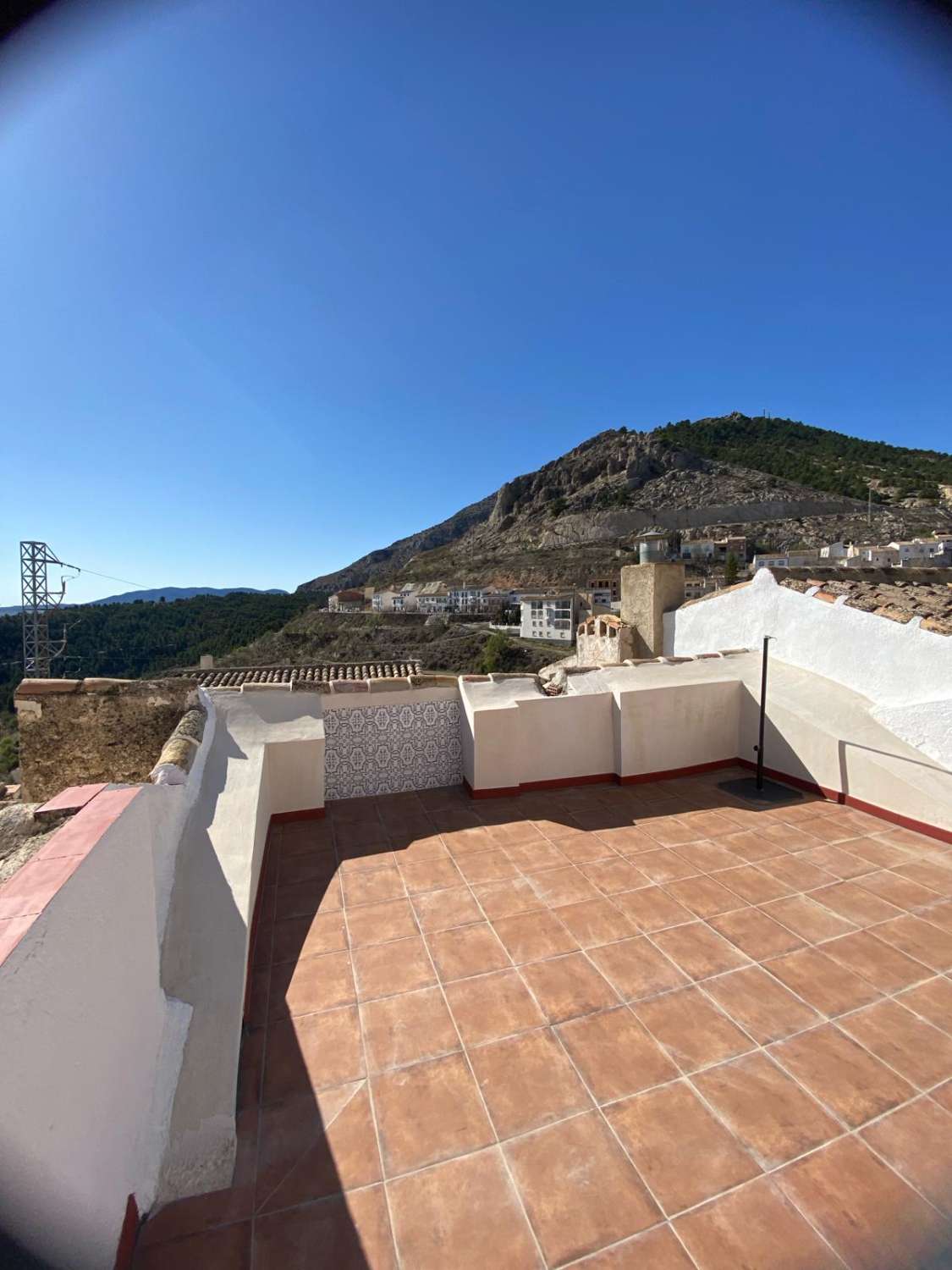 Maison de ville de 3 chambres et 2 salles de bain au coeur de Velez Blanco avec terrasse sur le toit