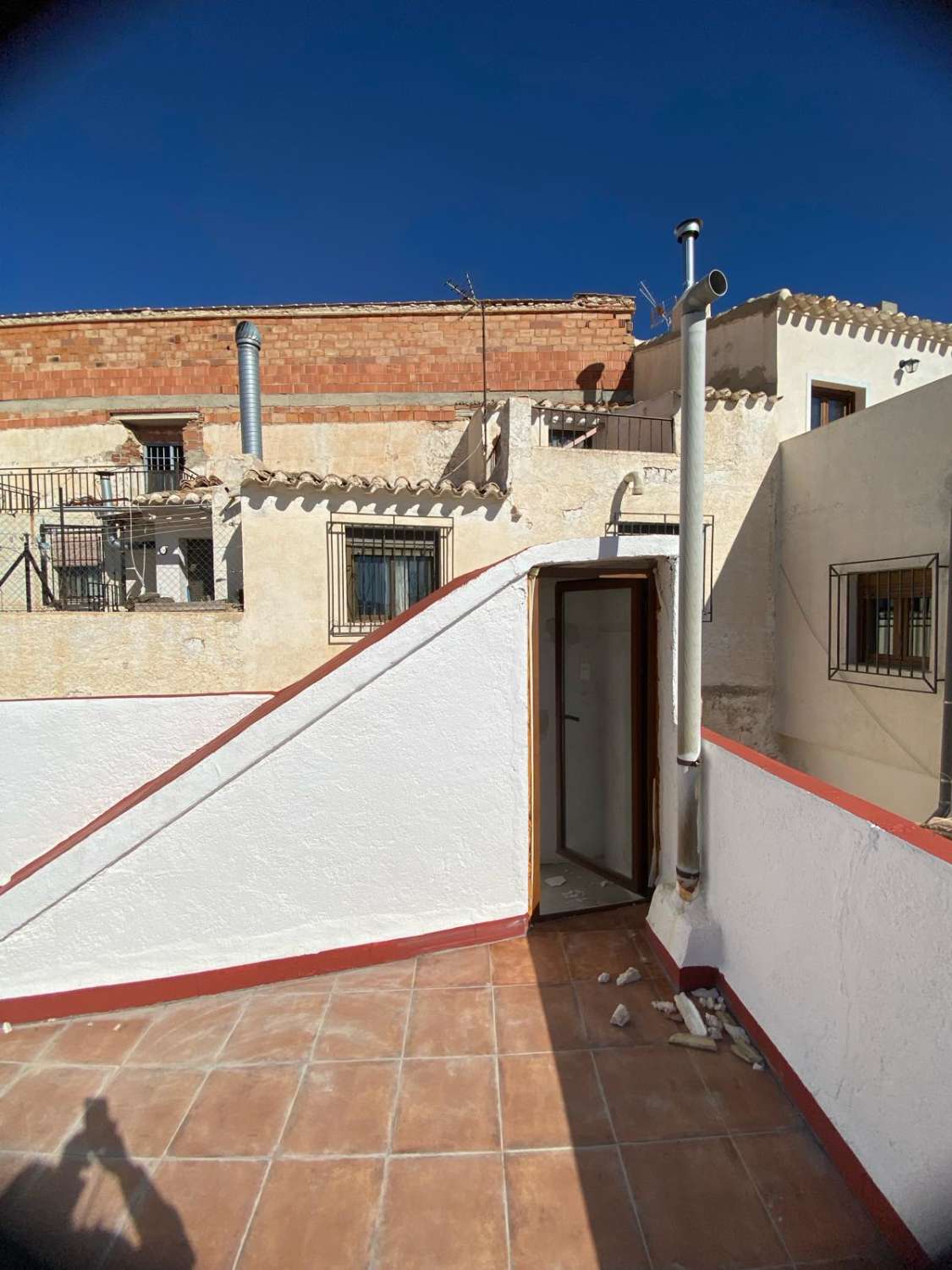 Stadthaus mit 3 Schlafzimmern und 2 Bädern im Herzen von Velez Blanco mit Dachterrasse