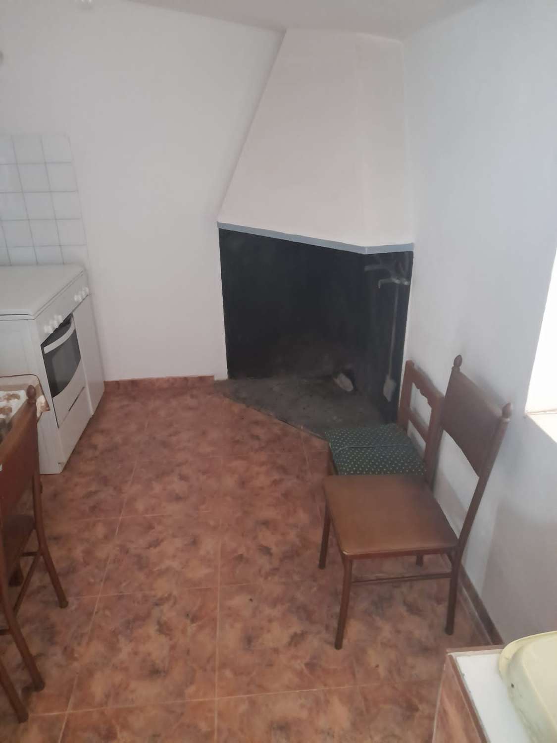 Casa adosada de 5 dormitorios y 2 baños en Orce