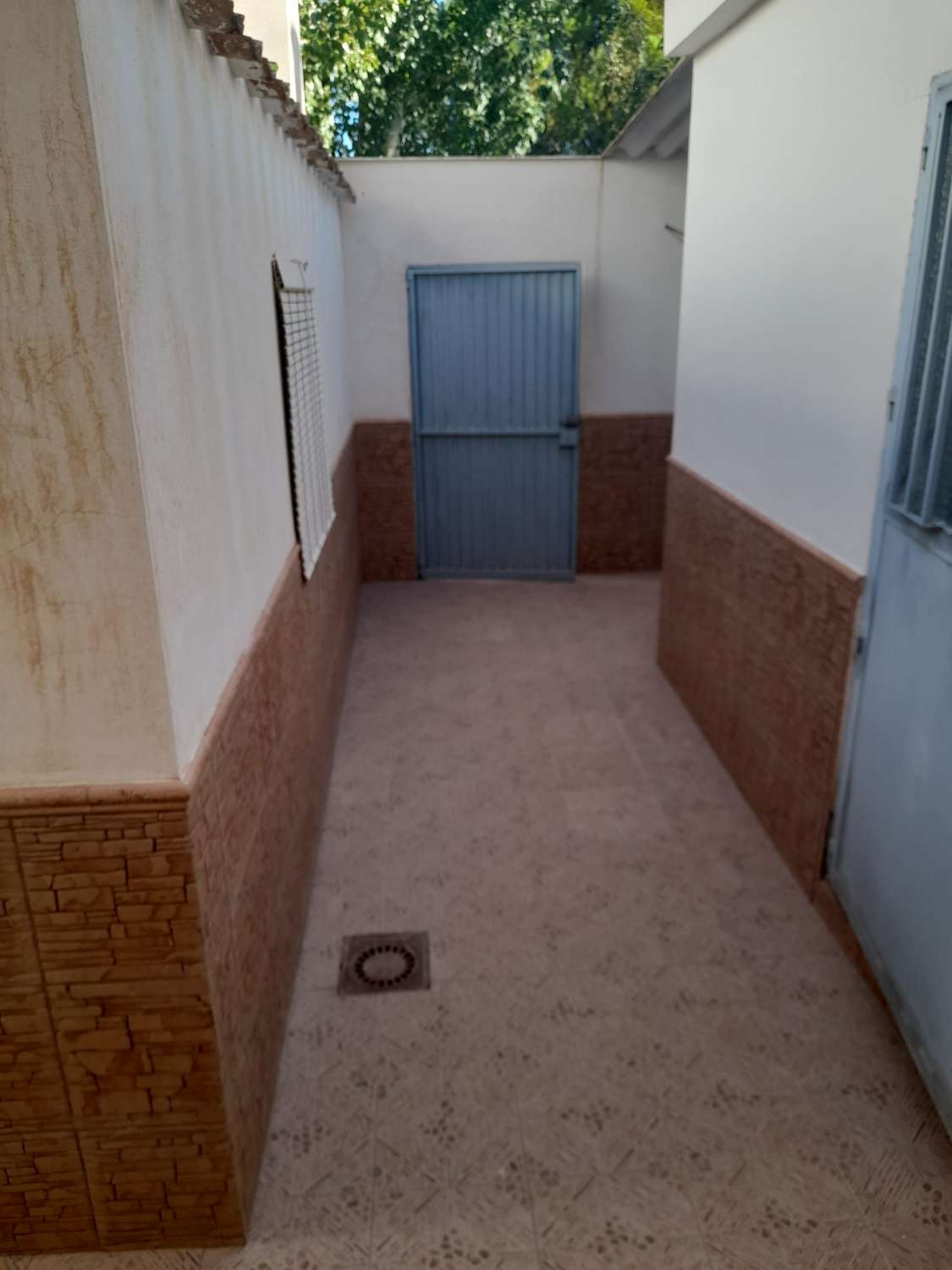 5 Bedroom, 2 bath  town house In Orce