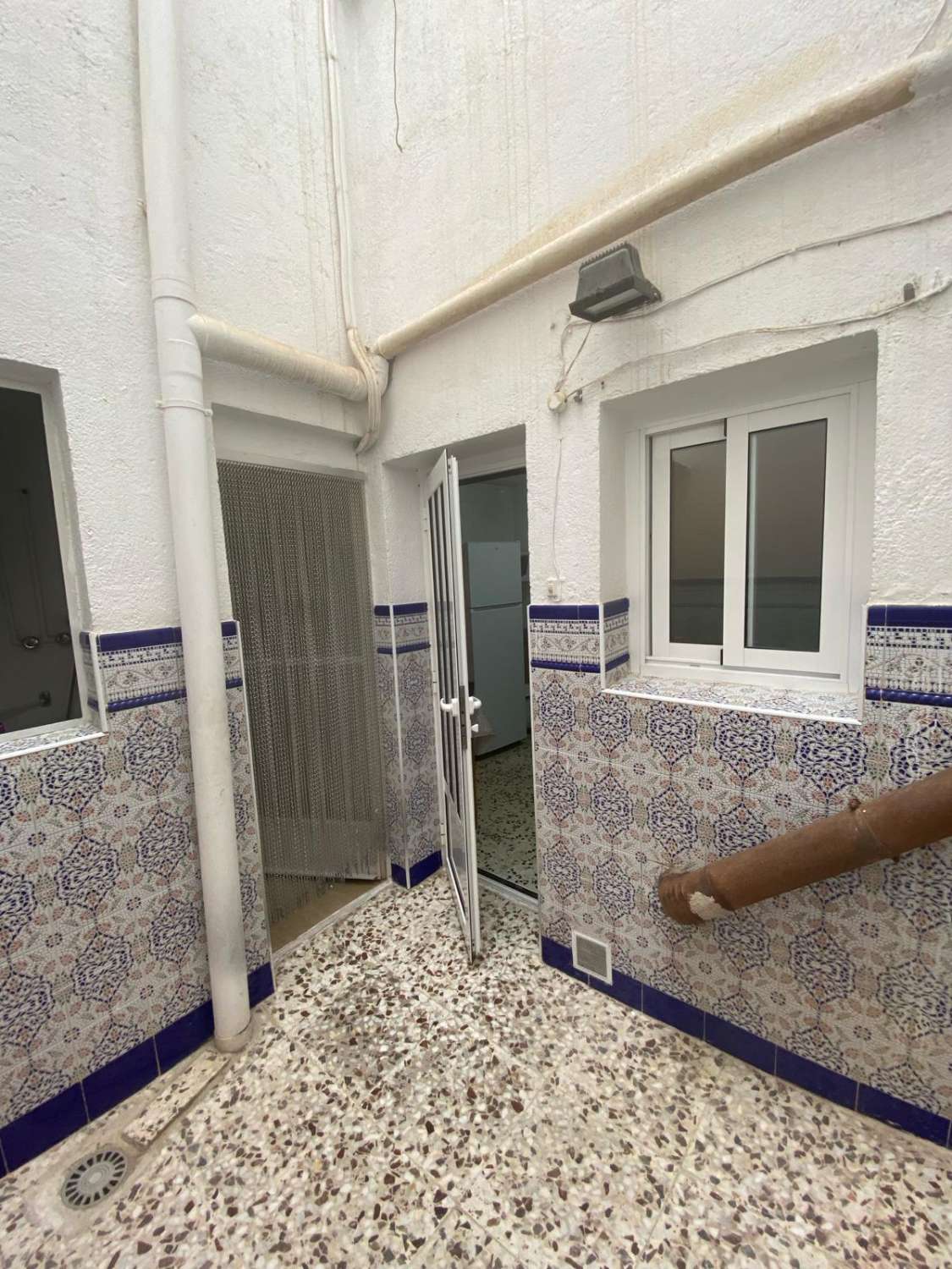 Casa adosada Vélez Rubio, 3 dormitorios, 2 baños totalmente amueblada gran terraza en la azotea