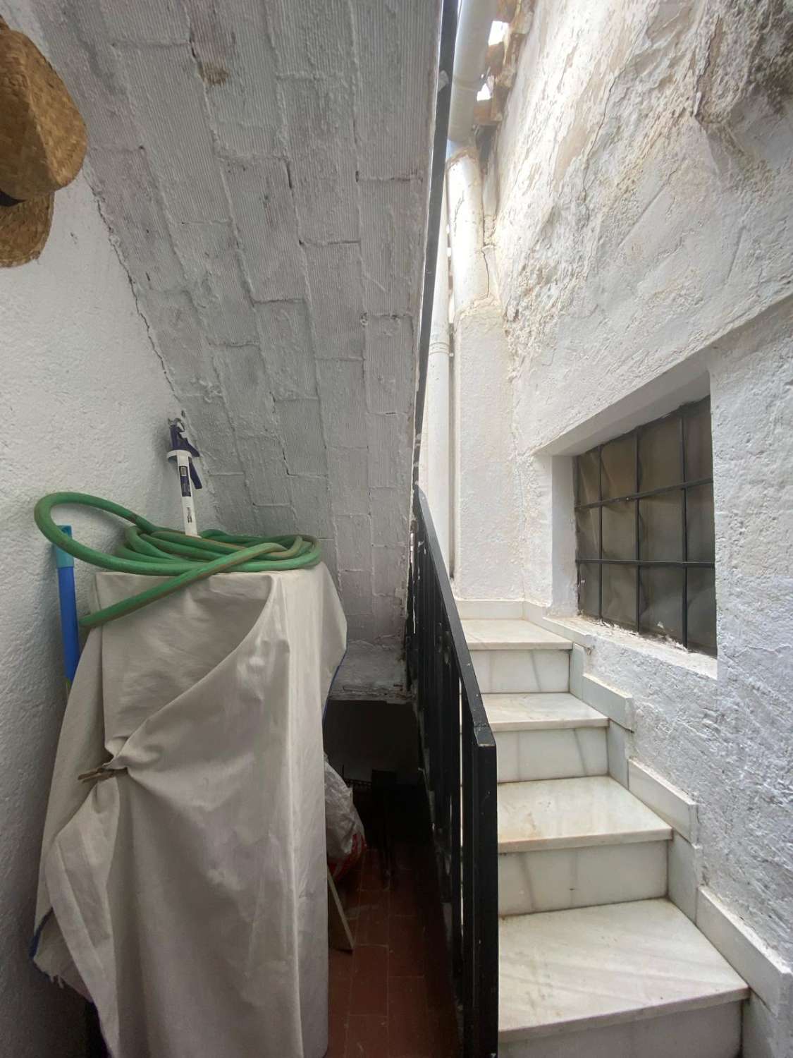 Casa adosada Vélez Rubio, 3 dormitorios, 2 baños totalmente amueblada gran terraza en la azotea