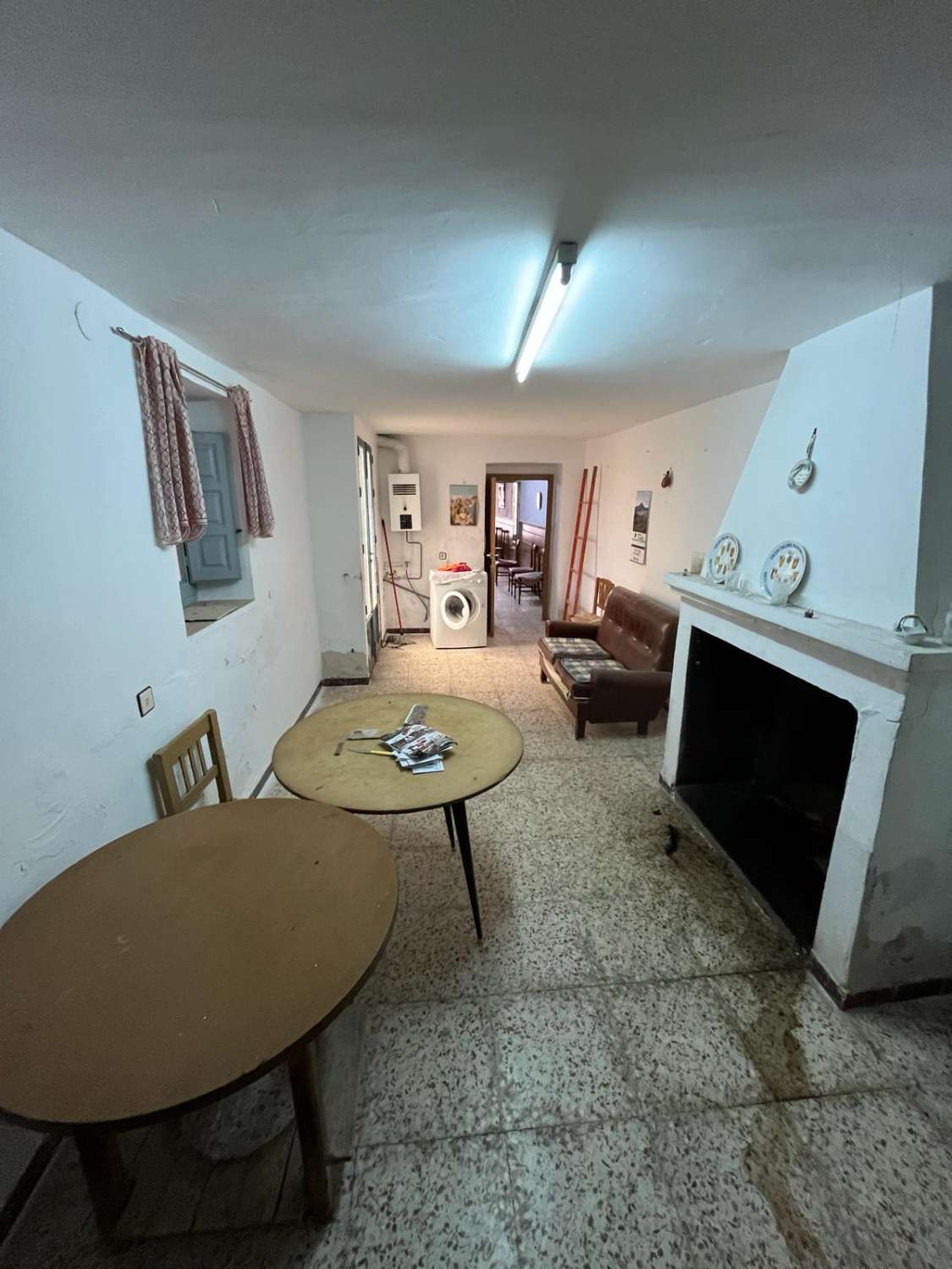 Casa grande con potencial para dividirse en 2 viviendas independientes en Vélez-blanco