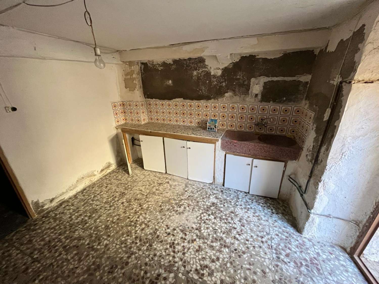 Groot huispotentieel om te splitsen in 2 afzonderlijke woningen in Vélez-blanco