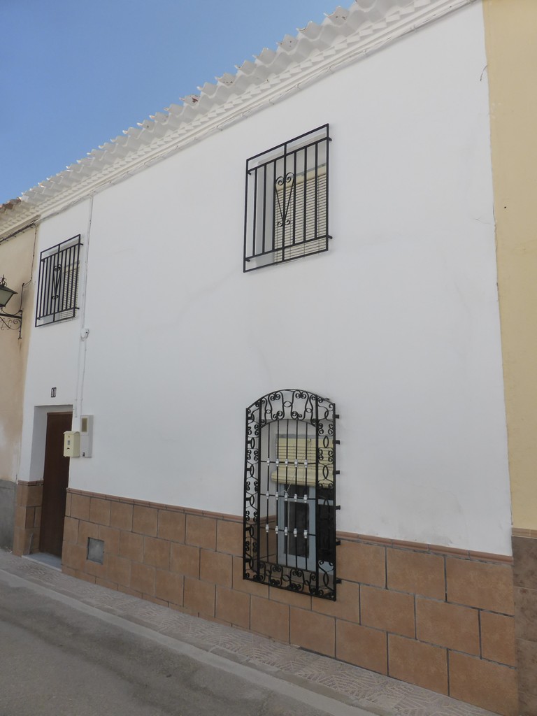 Casa grande con potencial para dividirse en 2 viviendas independientes en Vélez-blanco