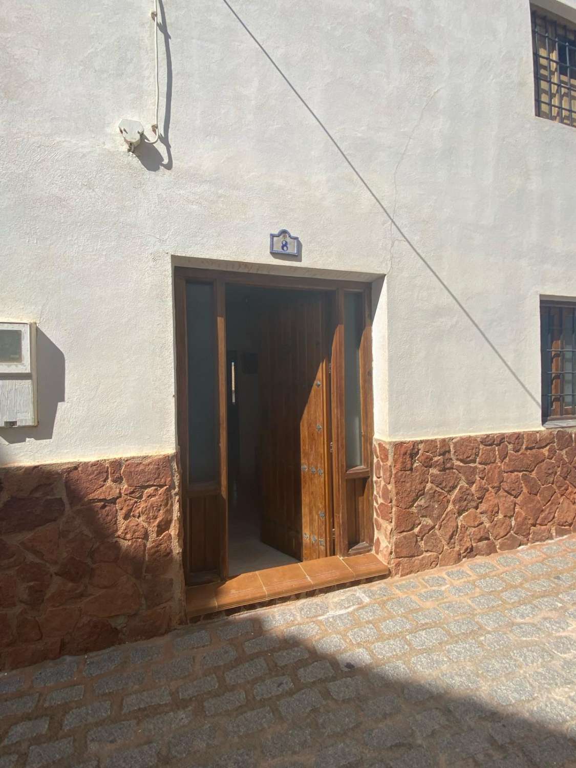 4/5 Bedroom, detached house with cave in Freila