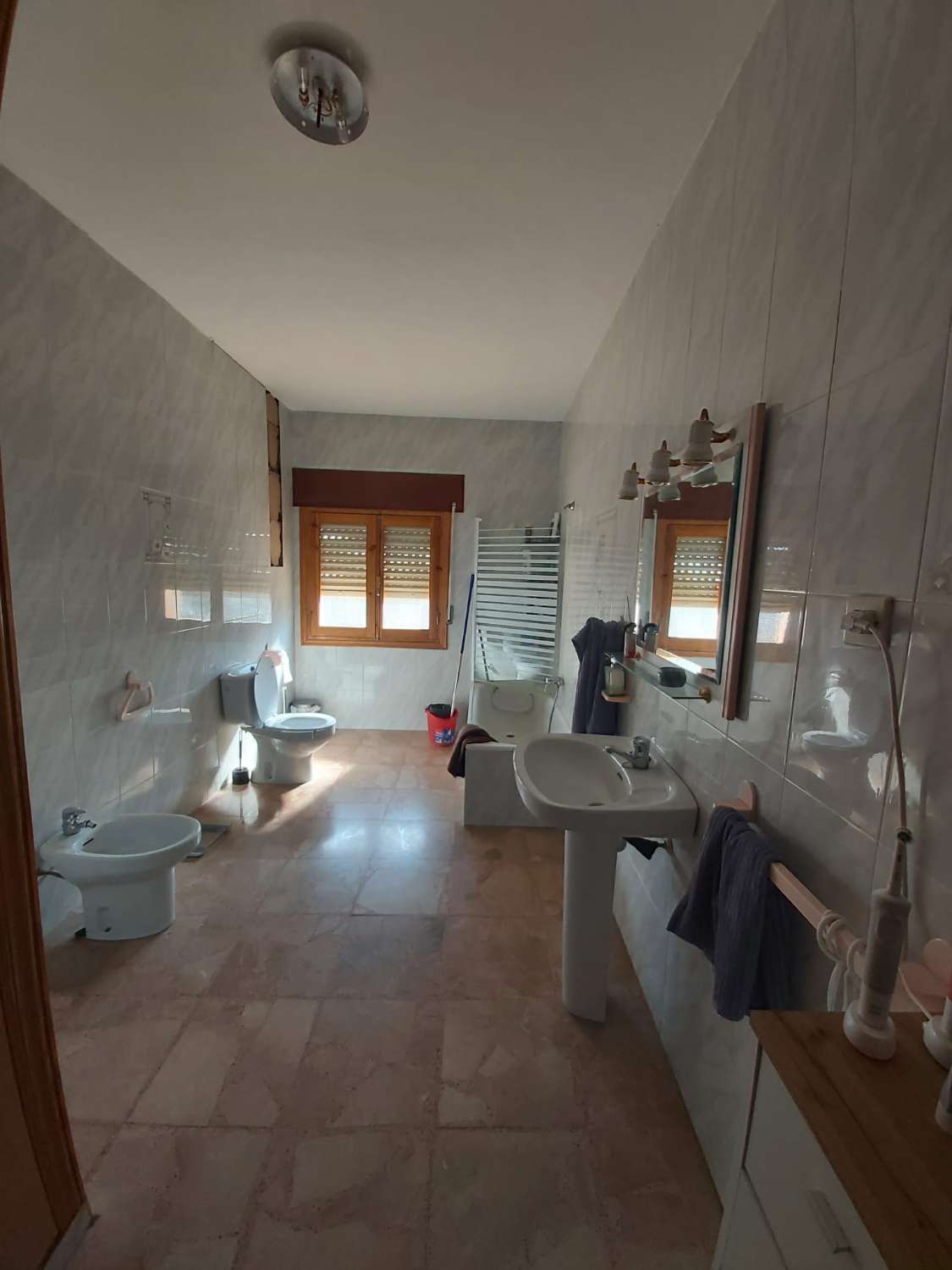 Casas de lujo de 10 dormitorios y 2 baños en Benamaurel