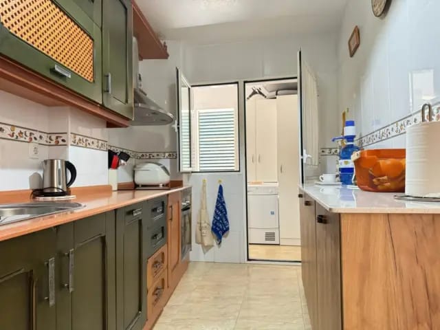 Hermoso apartamento de 3 dormitorios y 2 baños. Patio Ascensor y parking Puerto Lumbreras