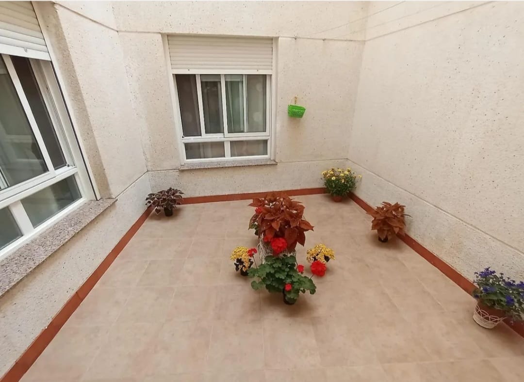 Hermoso apartamento de 3 dormitorios y 2 baños. Patio Ascensor y parking Puerto Lumbreras