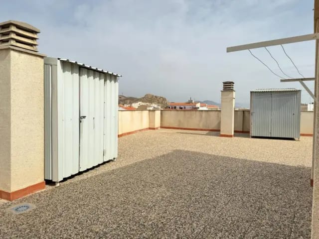 Mooi appartement met 3 slaapkamers en 2 badkamers. Patiolift en parkeerplaats Puerto Lumbreras